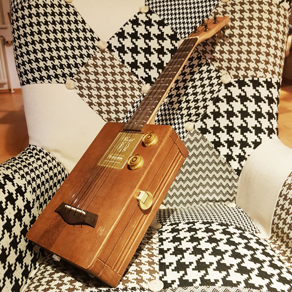 tenor box ukulele